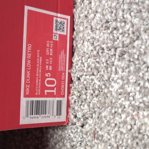 Nike Black and Brown Sneakers - Picture 9 of 9